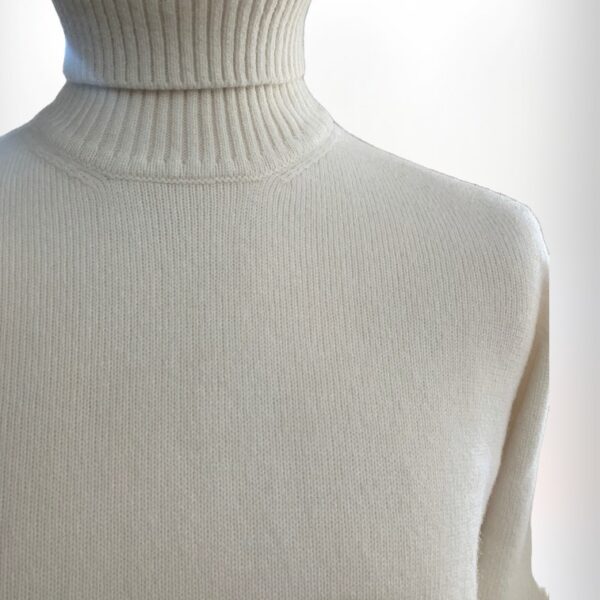 Jurta Maglia Dolcevita  K1302 Panna