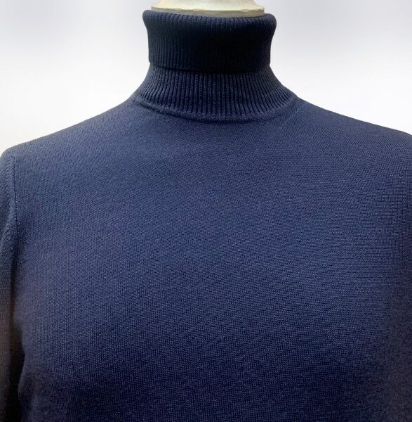Jurta Vila 3-02 Maglia  Dolcevita rasato Colore Blu
